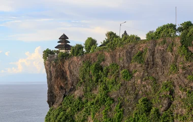 pura luhu uluwatu bali