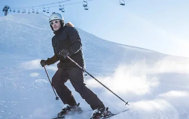 Advanced skiers, plan your turns, especially off piste