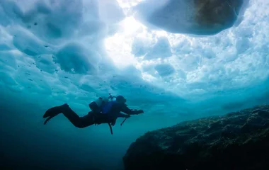 Ice diving