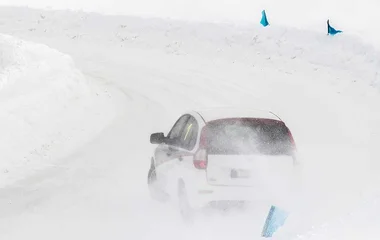 נהיגה על קרח (Ice driving)