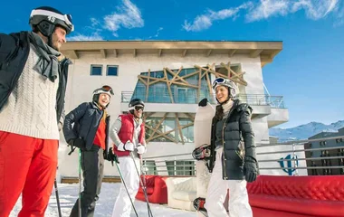 Explore Val Thorens in group