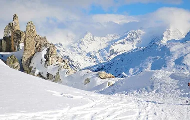 LANCHES, CRÊTES AND DOU DE L'HOMME, לז ארק