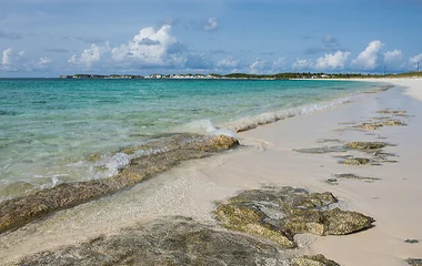 Il mare cristallino delle Bahamas visto da San Salvador
