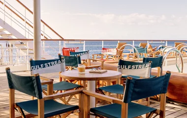 Size and Features of large sailing ships