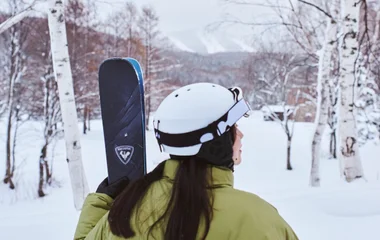 Men prefer to swipe women who ski