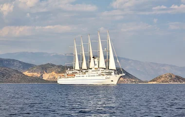 Mini cruises aboard Club Med 2