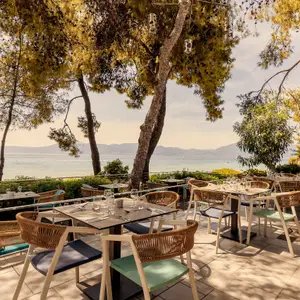 dining in greece