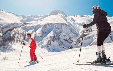 เล่นสกีท่ามกลางทิวทัศน์แสนสวย