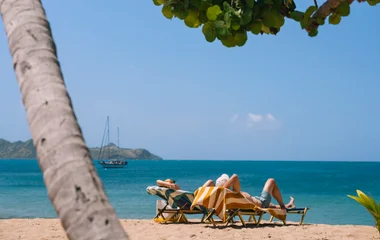 Diversos destinos de cruzeiro com combinação de sol e mar.