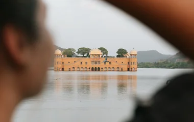 Nuits dans des hôtels d’exception, dont le Taj Lake Palace 5*