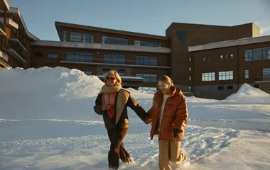 Dos mujeres en el resort de Club Med.