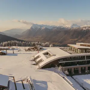 Visão geral das montanhas e do resort Club Med Grand Massif