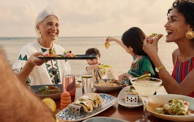 Repas mexicain en famille