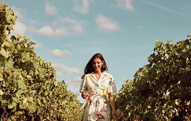 Femme dans un champ en Provence
