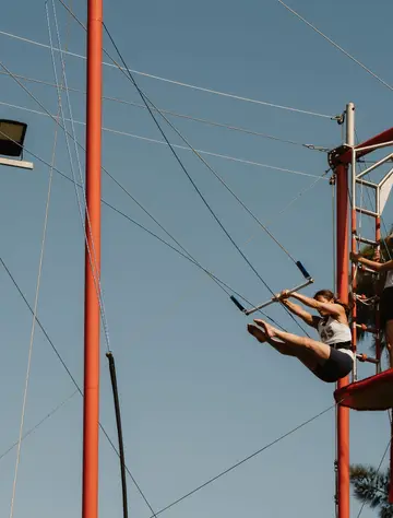 Flying trapeze & circus activities
