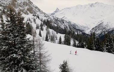 Skieurs sur piste à Peisey-Vallandry