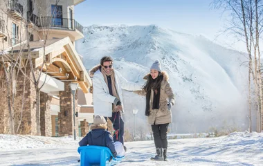 Vista panorâmica de montanhas nevadas
