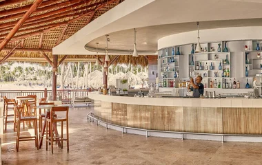 Club Med Bar