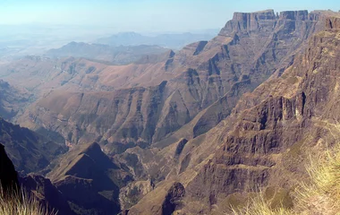 Montagnes du Drakensberg en Afrique du Sud