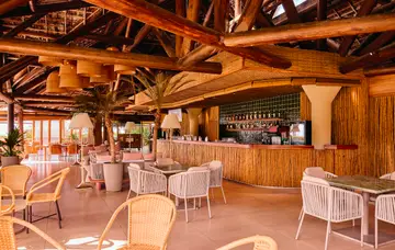 Food & Drinks
