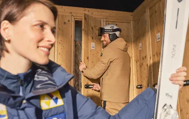 Casal no ski room do Club Med