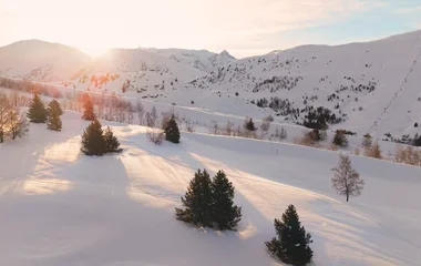 Nieve en los Alpes.