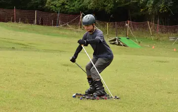 Grass skiing