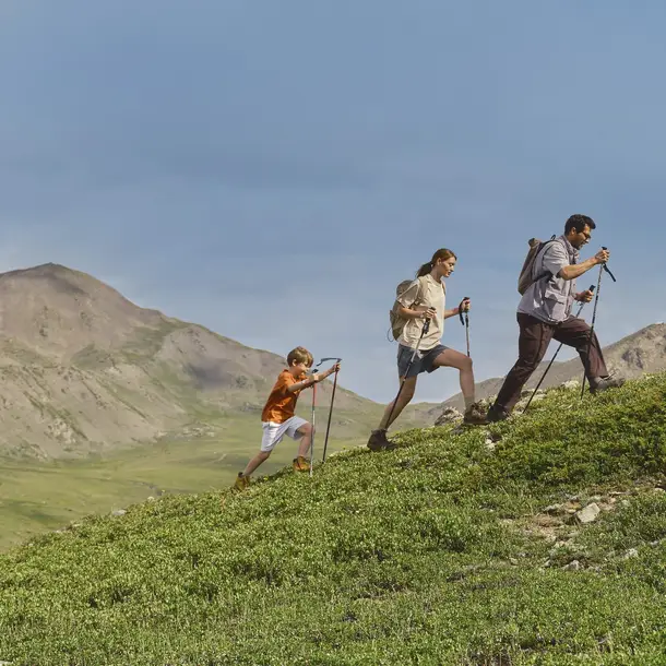 A family hiking in Serre Chevalier