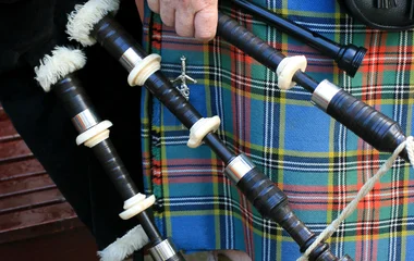 Cornemuse et kilt : immersion dans les traditions écossaises