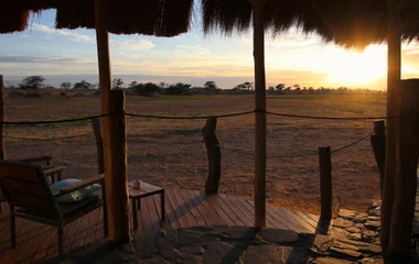 Nuit au cœur du sauvage et mythique désert de Kalahari