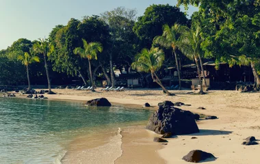 vuelos España Isla Mauricio septiembre escala Johannesburgo Dubái temporada seca seguro