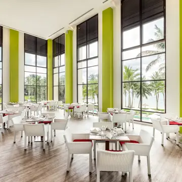 Restaurants & Bars