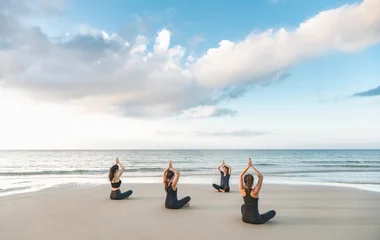 Club Med夏季海边瑜伽