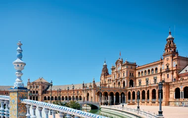 femme balade rue marbella